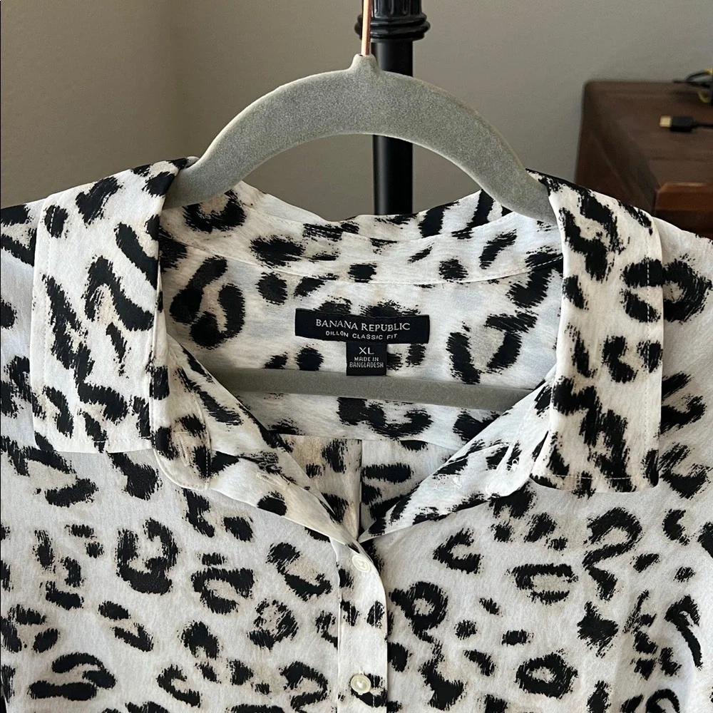 Banana Republic Leopard Print Blouse - Picture 7 of 8